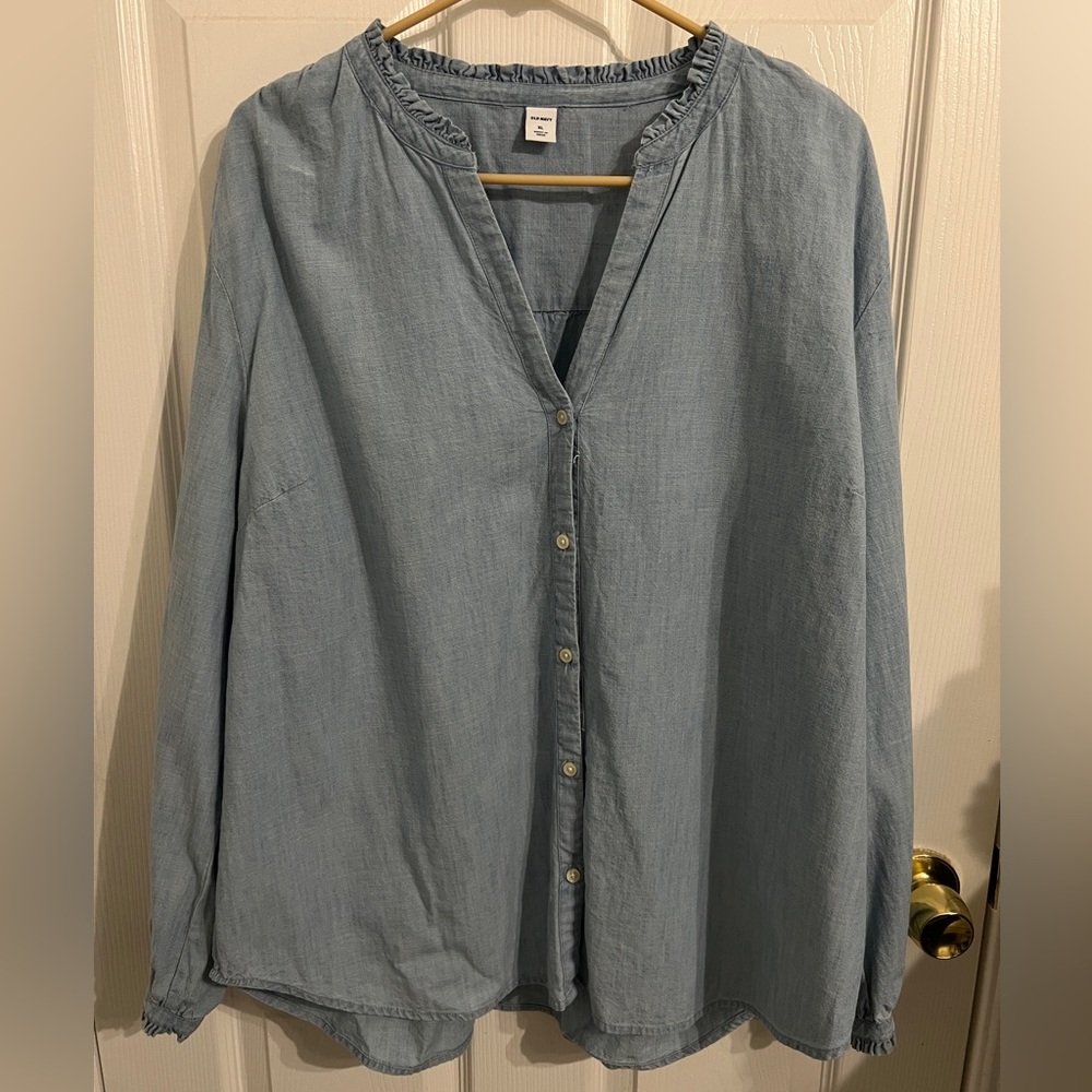 Women’s XL Old Navy Casual Light Blue Button-Down Shirt